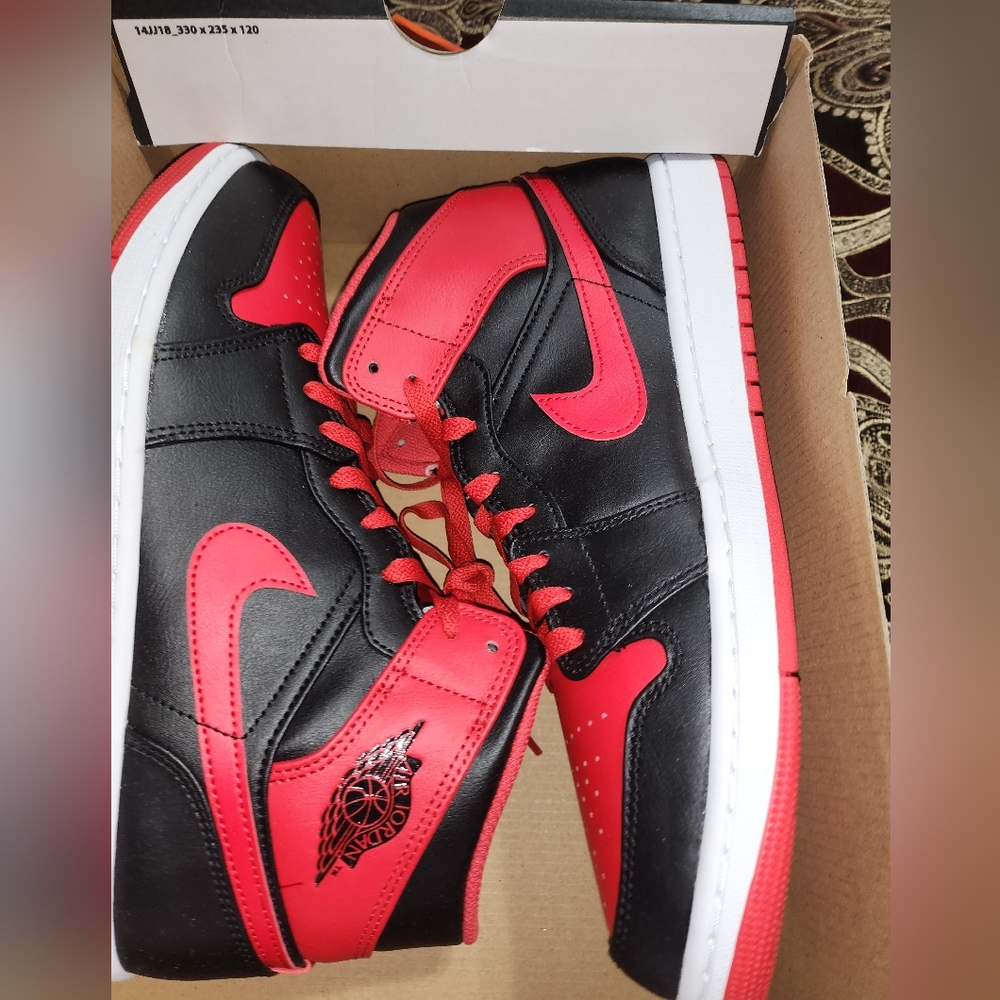 Jordan 1 mid size 11
